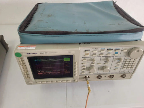 Osciloscopio Tektronix Tds744a 500mhz 4ch 2gsa/s Dpo Digital