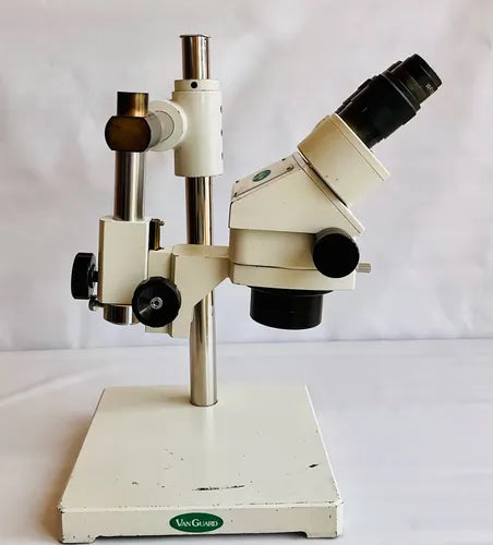Microscopio Estereoscópico Vanguard Con Soporte Boom Blanco