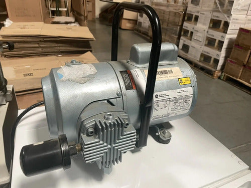 Compresor/bomba De Vacío Gast 4299k4 Sin Aceite