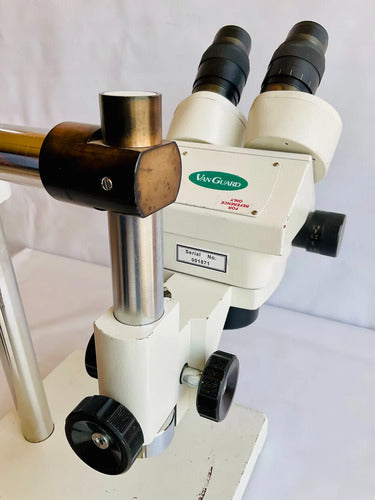 Microscopio Estereoscópico Vanguard Con Soporte Boom Blanco